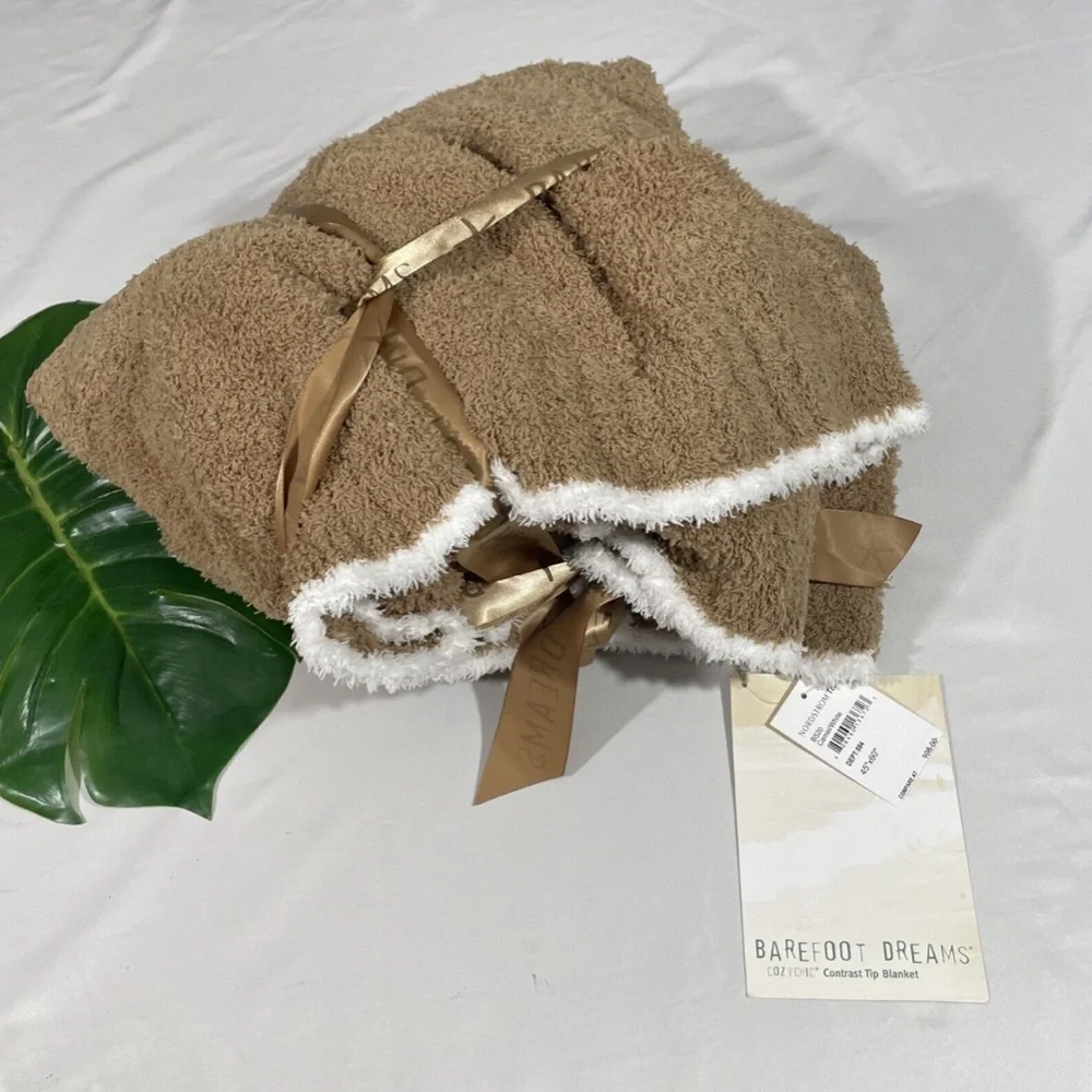 NWT $108 Barefoot Dreams CozyChic Rib Trim‎ Throw [45